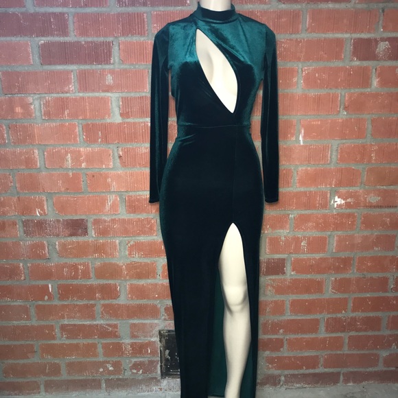 Fashion Nova Dresses & Skirts - ☃️Slaying In Velvet Maxi Dress